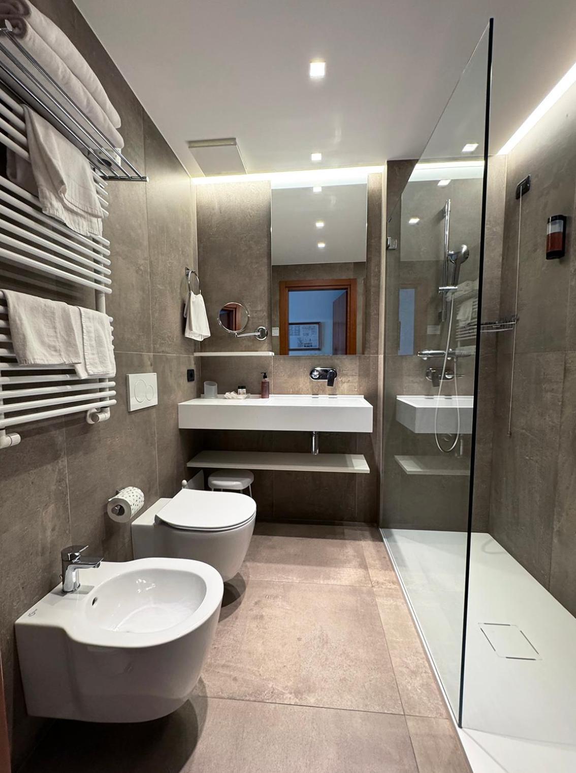 Twin Room Lake View