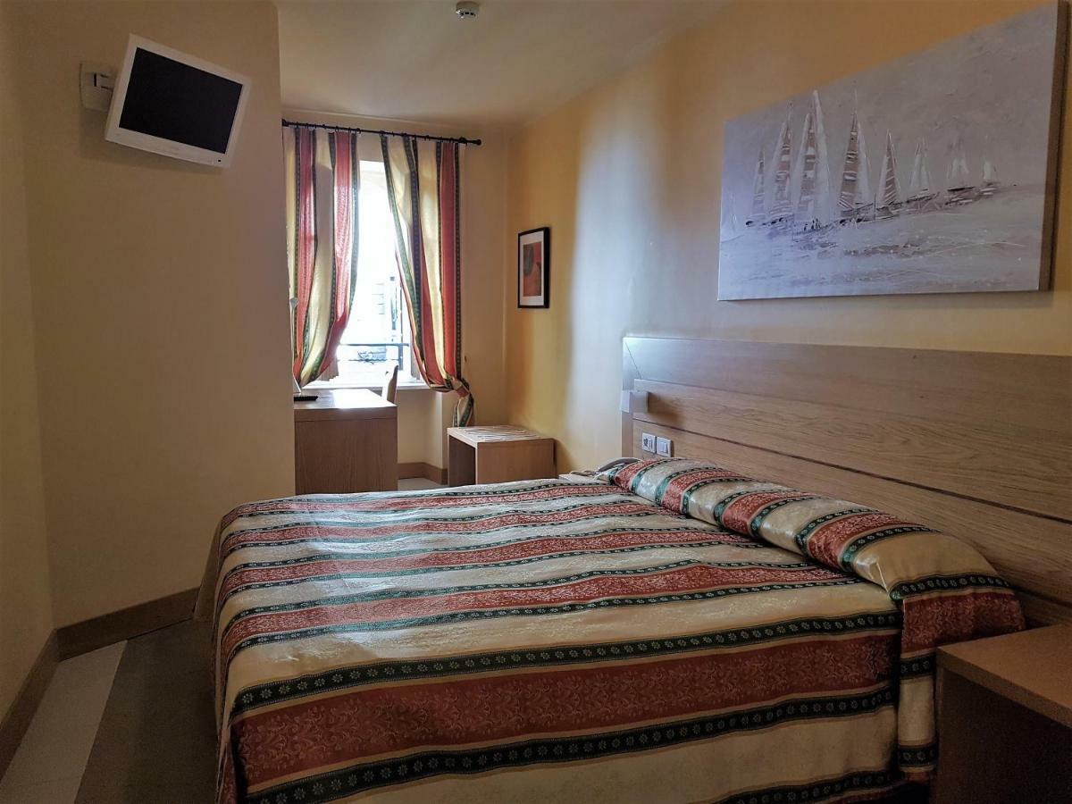 Economy Double Room,837814343:JPEG